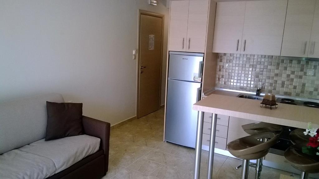 Gaia Studios & Apartments Nea Plagia Bagian luar foto