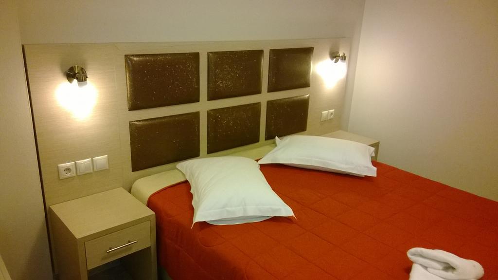 Gaia Studios & Apartments Nea Plagia Bagian luar foto