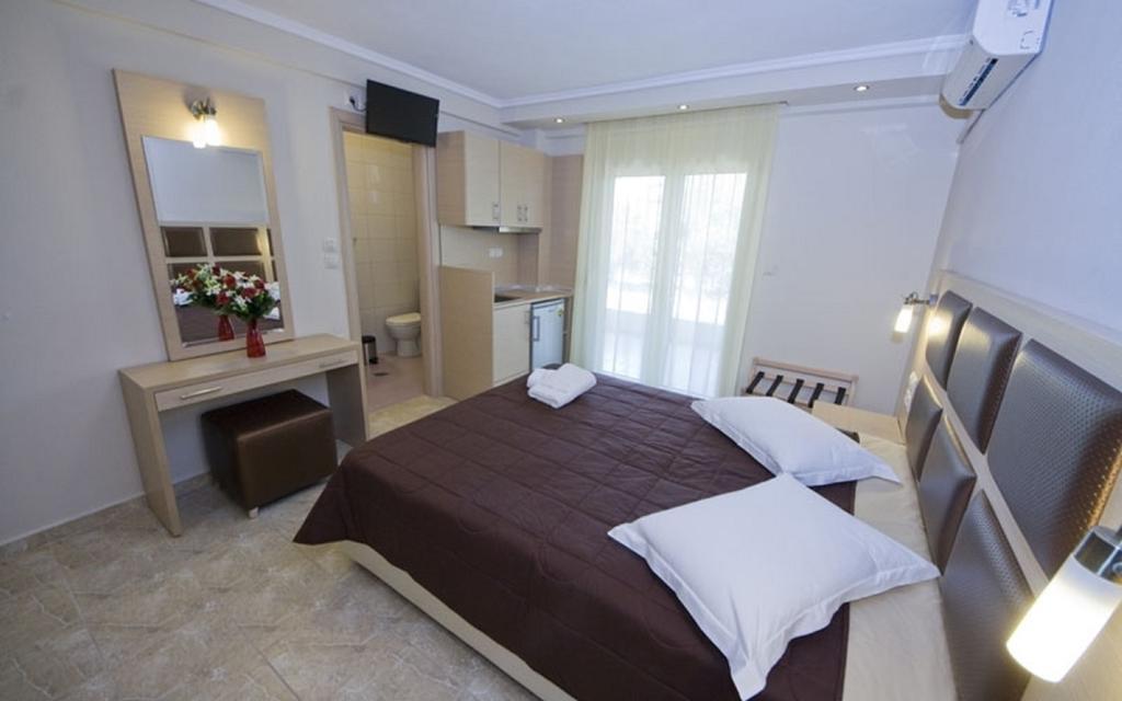 Gaia Studios & Apartments Nea Plagia Bagian luar foto