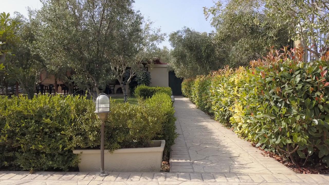 Gaia Studios & Apartments Nea Plagia Bagian luar foto