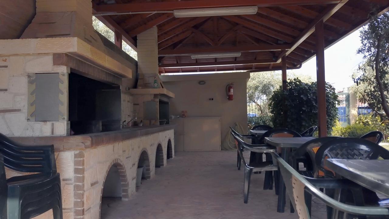 Gaia Studios & Apartments Nea Plagia Bagian luar foto